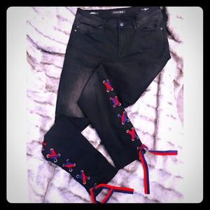 Women’s Vigoss Black Mid Rise Super Skinny Jeans